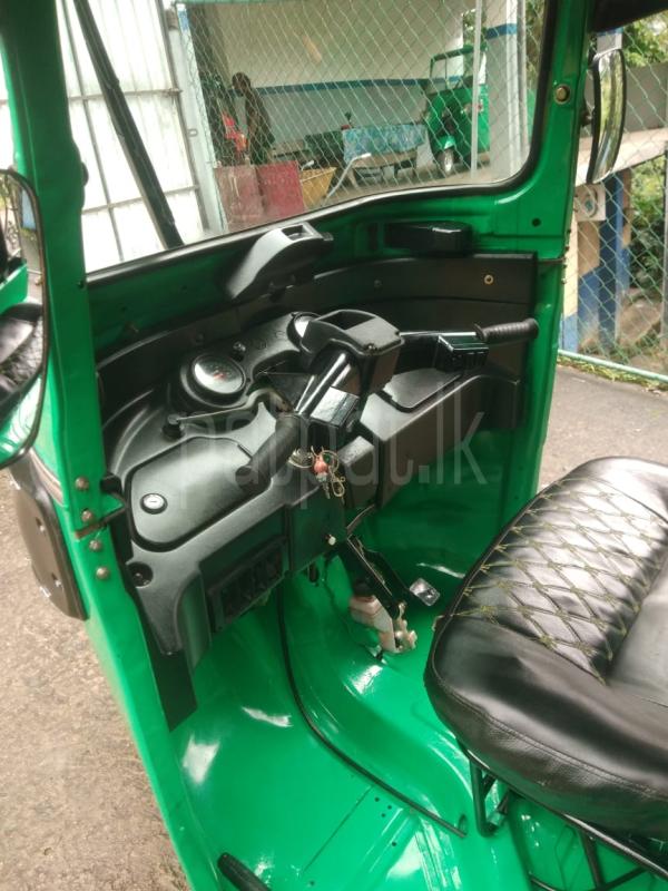 Bajaj 4 stroke 2015 - Used Three wheeler sale in Sri Lanka - patpat.lk