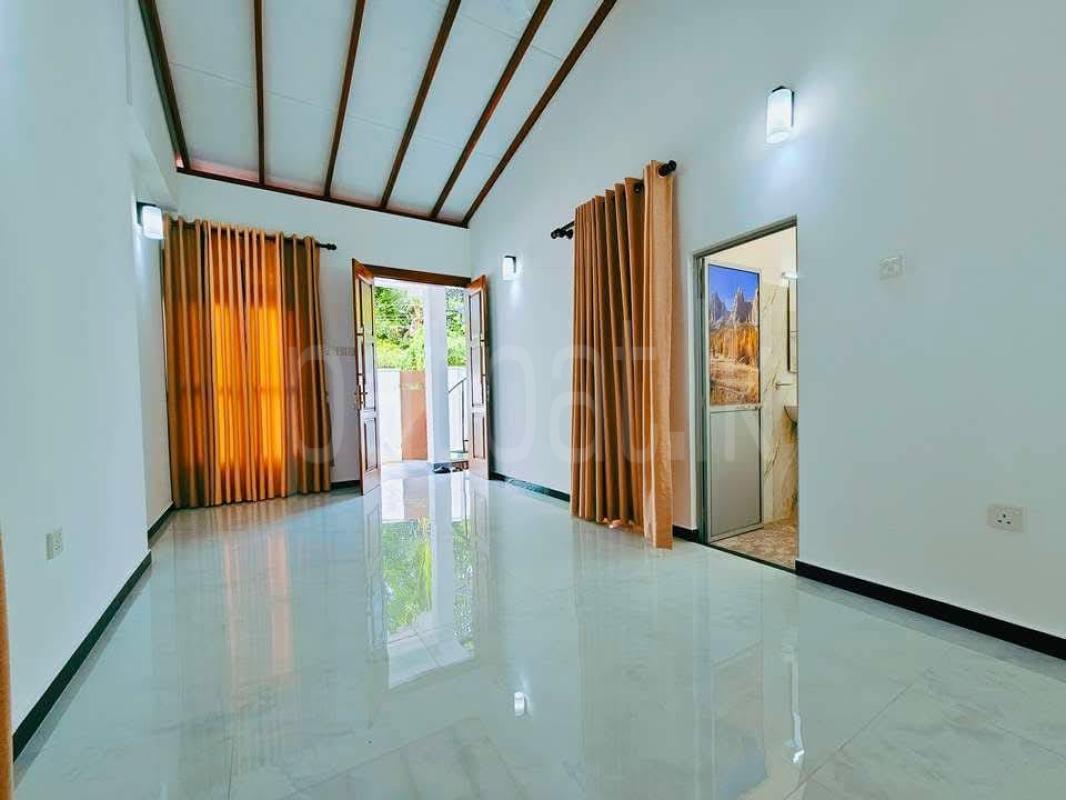 House for Sale in Athurugiriya ads-image-1