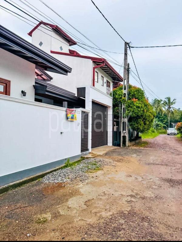 House for Sale in Athurugiriya