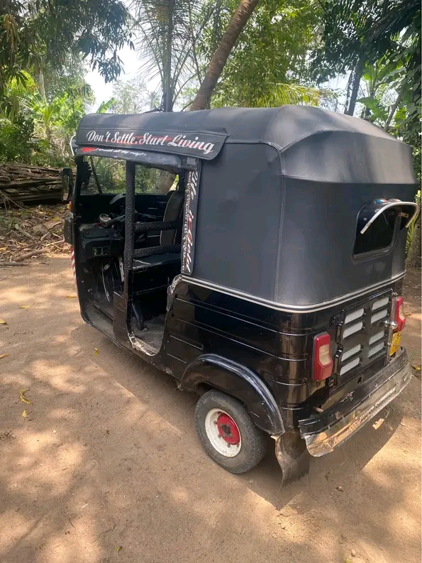 Bajaj Three Wheel 2014 - භාවිතා කරන ලද ත්‍රිරෝද රථය sale in Sri Lanka - patpat.lk