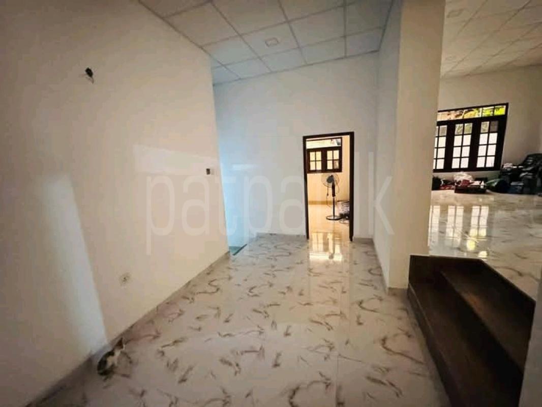 House for Sale in Athurugiriya