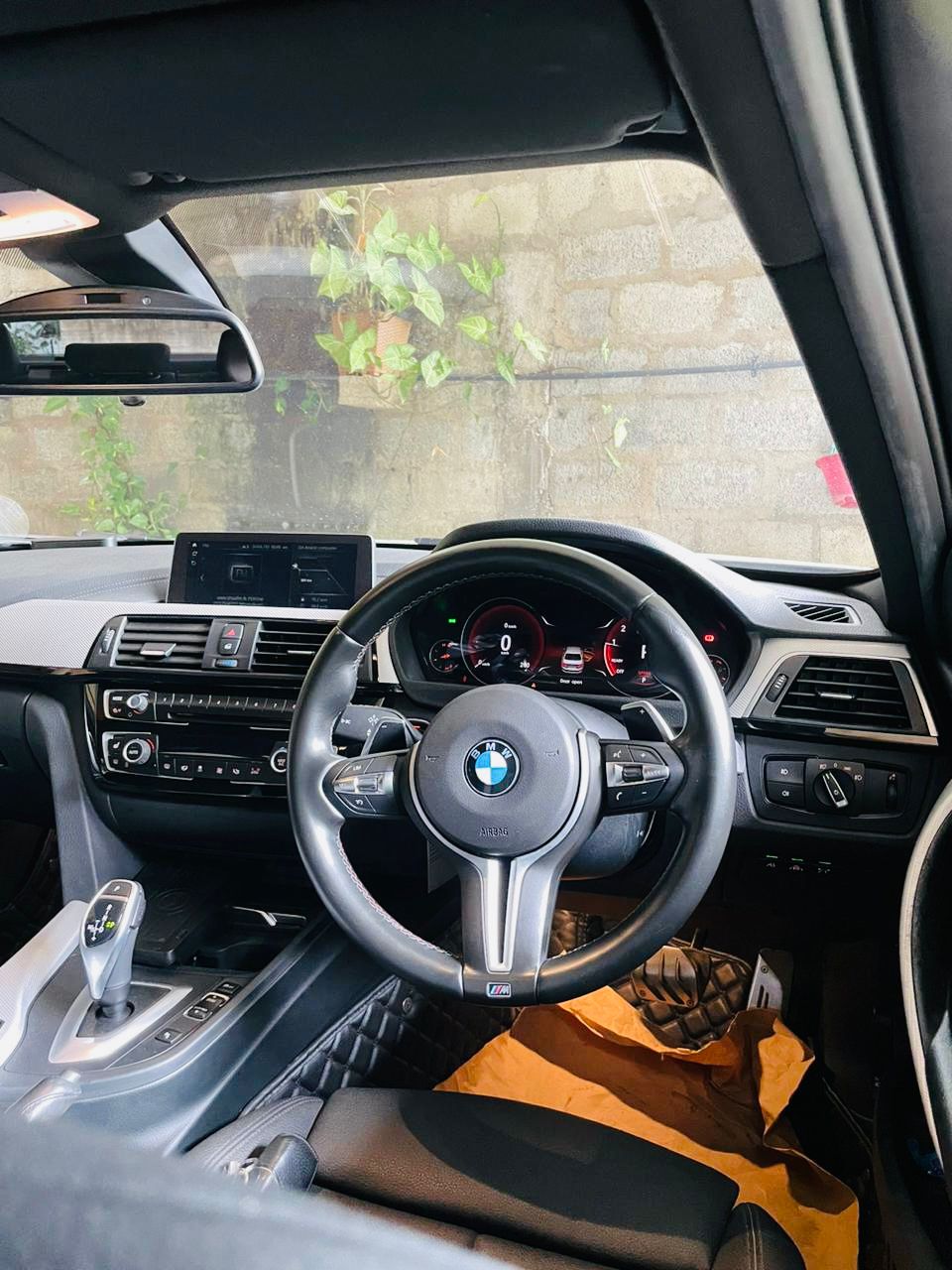 BMW 318i 2017 - பயன்படுத்தப்பட்டது கார் sale in Sri Lanka - patpat.lk