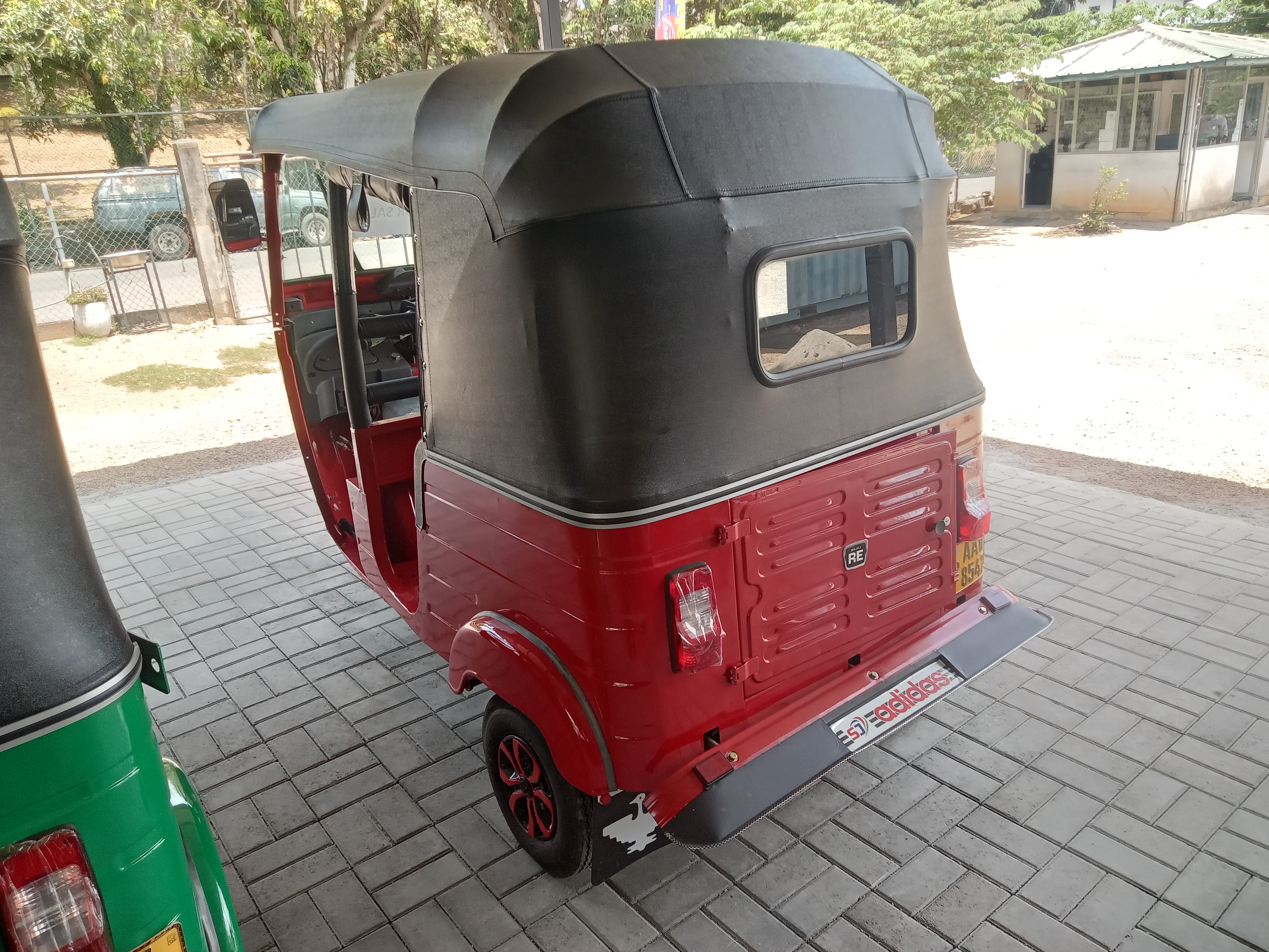 Bajaj Three Wheel 2015 - භාවිතා කරන ලද ත්‍රිරෝද රථය sale in Sri Lanka - patpat.lk