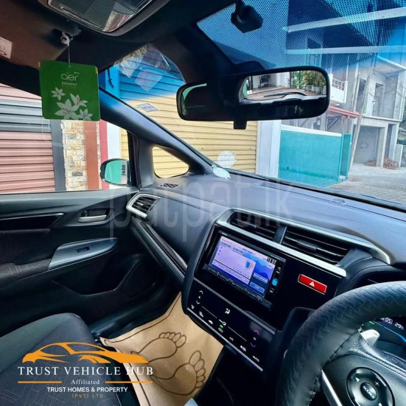 Advertisement image 6