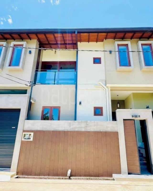 House for Sale in Talawatugoda