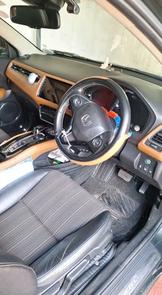 Honda Vezel 2014 - பயன்படுத்தப்பட்டது SUV sale in Sri Lanka - patpat.lk