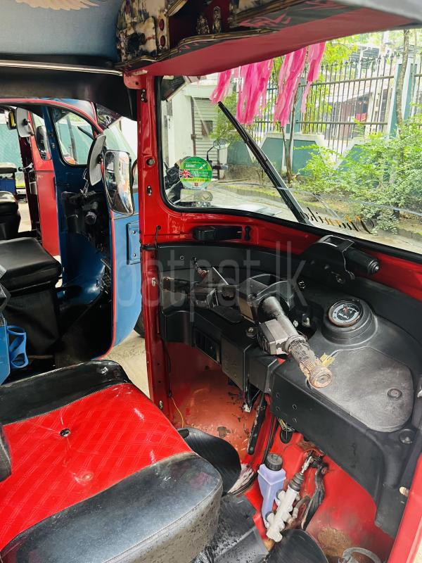 Bajaj 4 stroke 2014 - பயன்படுத்தப்பட்டது முச்சக்கர வண்டி sale in Sri Lanka - patpat.lk