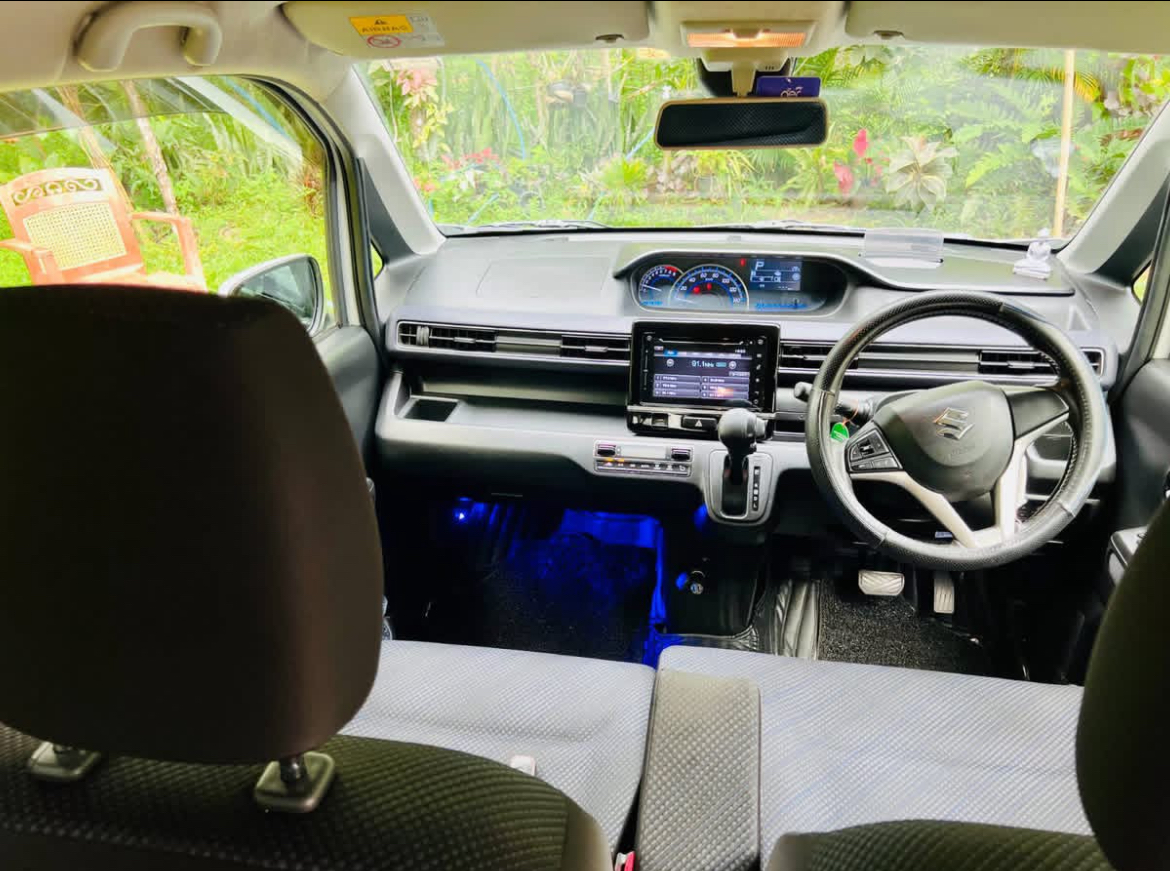 Toyota Aqua 2013 - பயன்படுத்தப்பட்டது கார் sale in Sri Lanka - patpat.lk