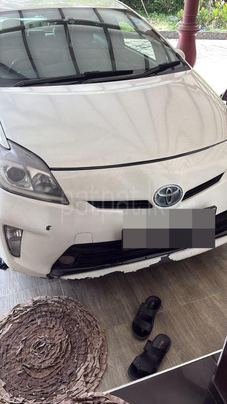Toyota Prius 2012 - பயன்படுத்தப்பட்டது கார் sale in Sri Lanka - patpat.lk