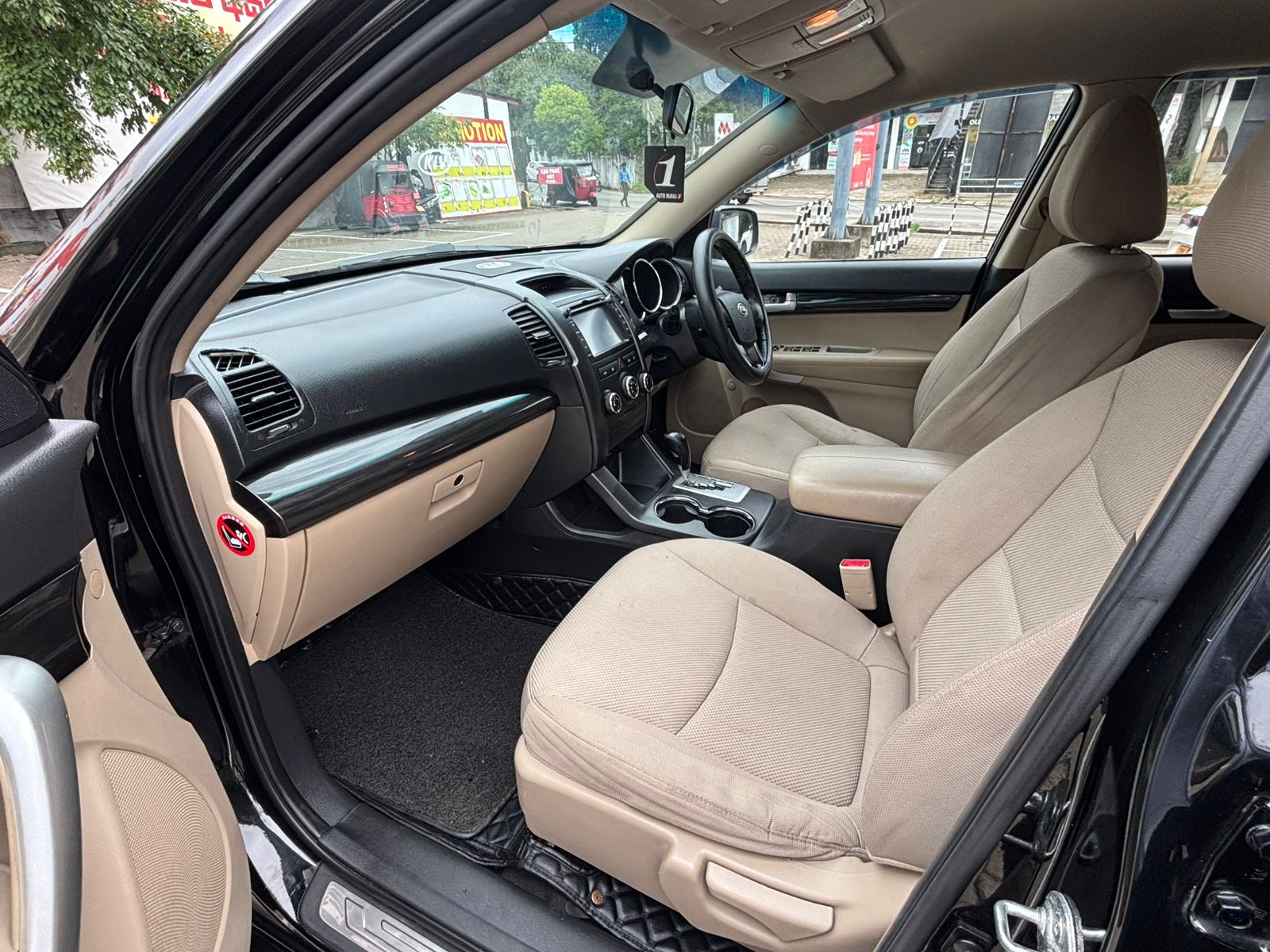 KIA Sorento 2012 - பயன்படுத்தப்பட்டது SUV sale in Sri Lanka - patpat.lk