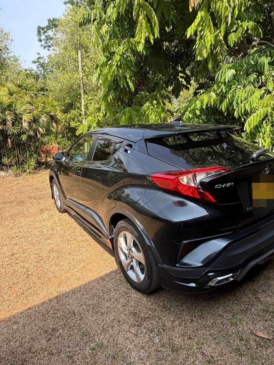 Toyota CHR 2017 - Used SUV sale in Sri Lanka - patpat.lk