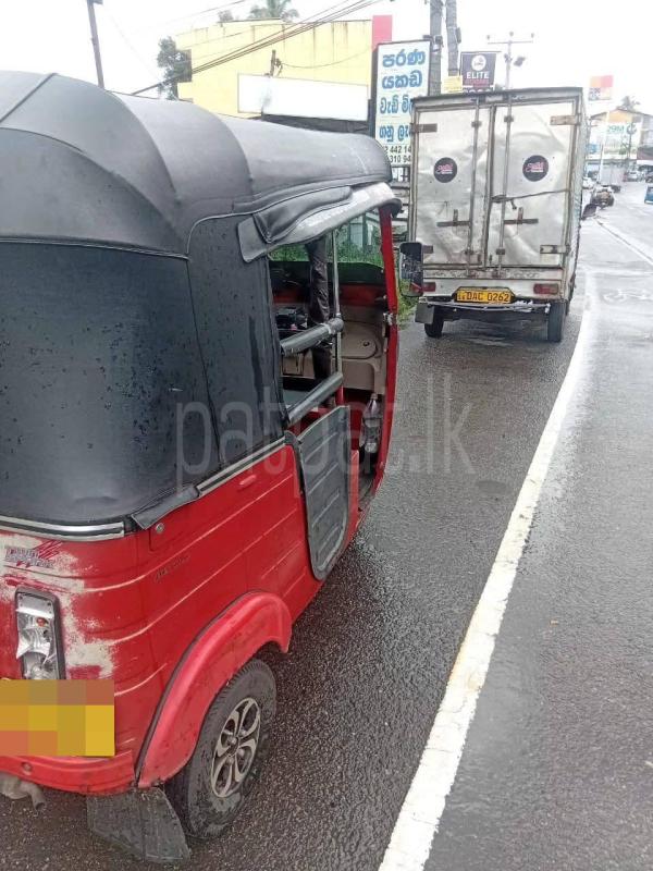 Bajaj Three Wheel 2015 - பயன்படுத்தப்பட்டது முச்சக்கர வண்டி sale in Sri Lanka - patpat.lk