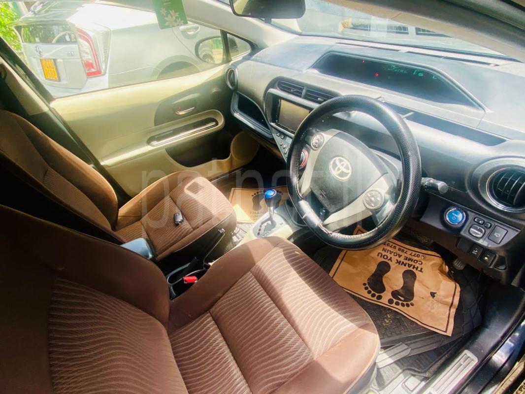 Toyota Aqua 2012 - பயன்படுத்தப்பட்டது கார் sale in Sri Lanka - patpat.lk