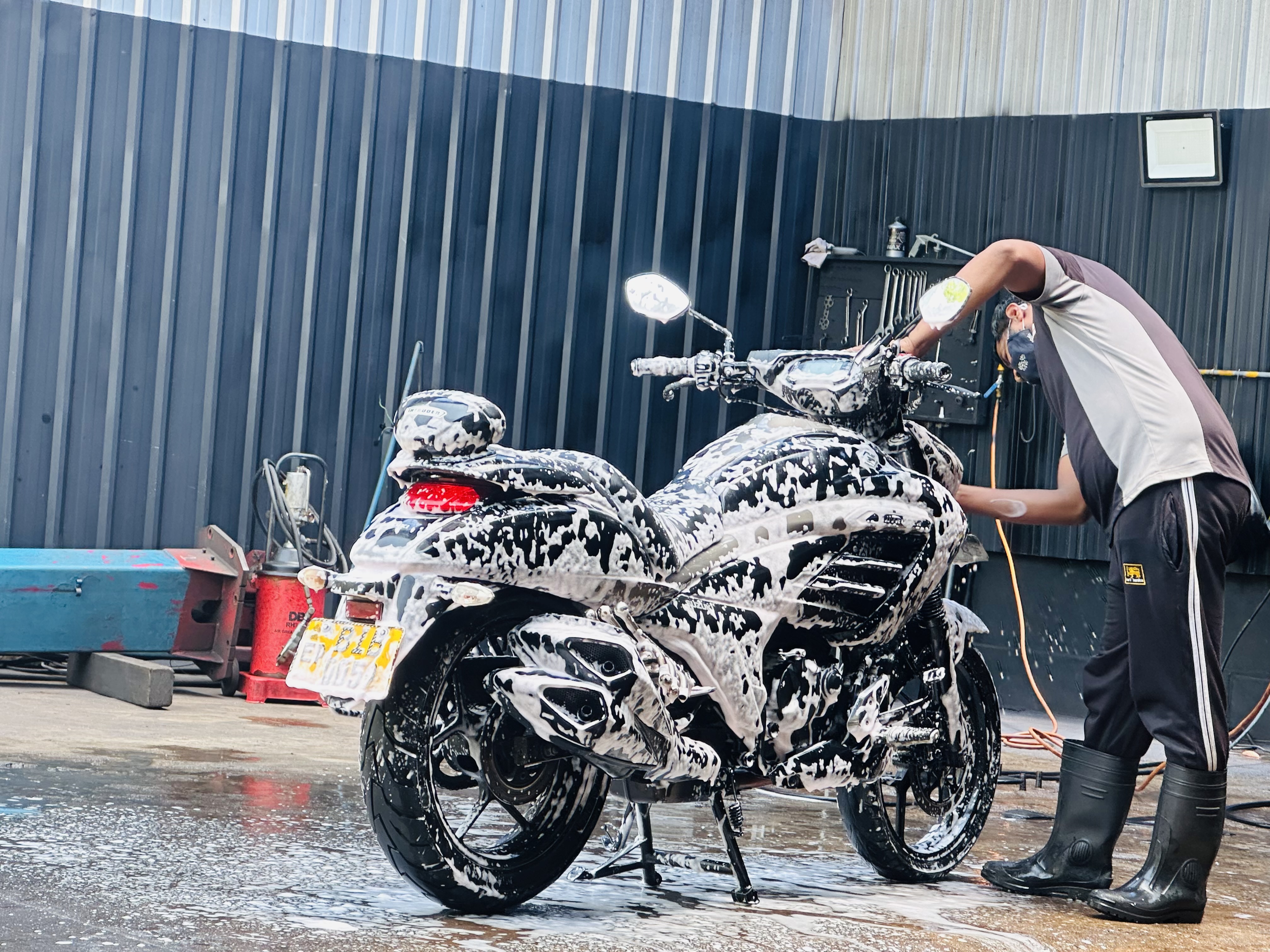 Advertisement image 4