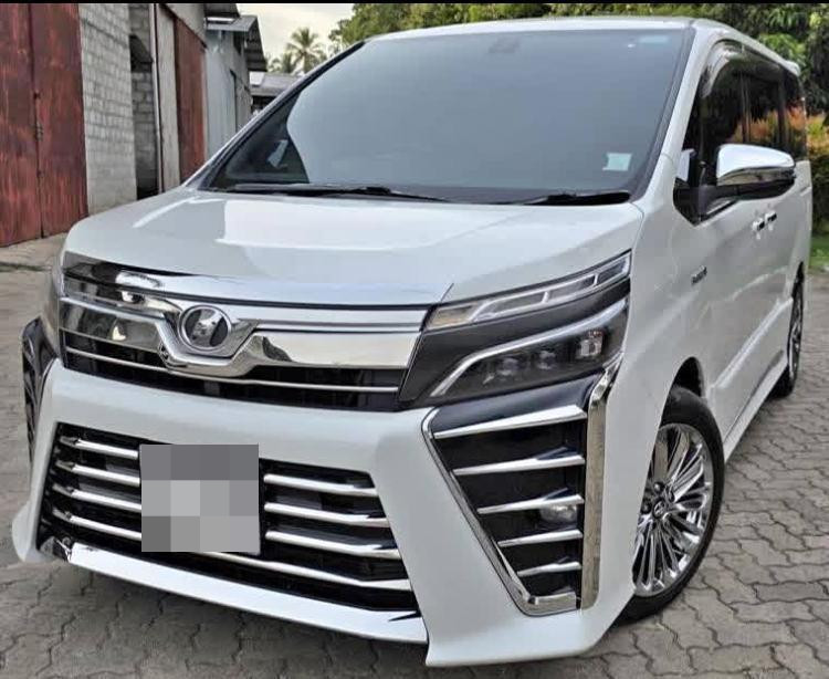 Toyota Voxy 2015 - Used Van sale in Sri Lanka - patpat.lk