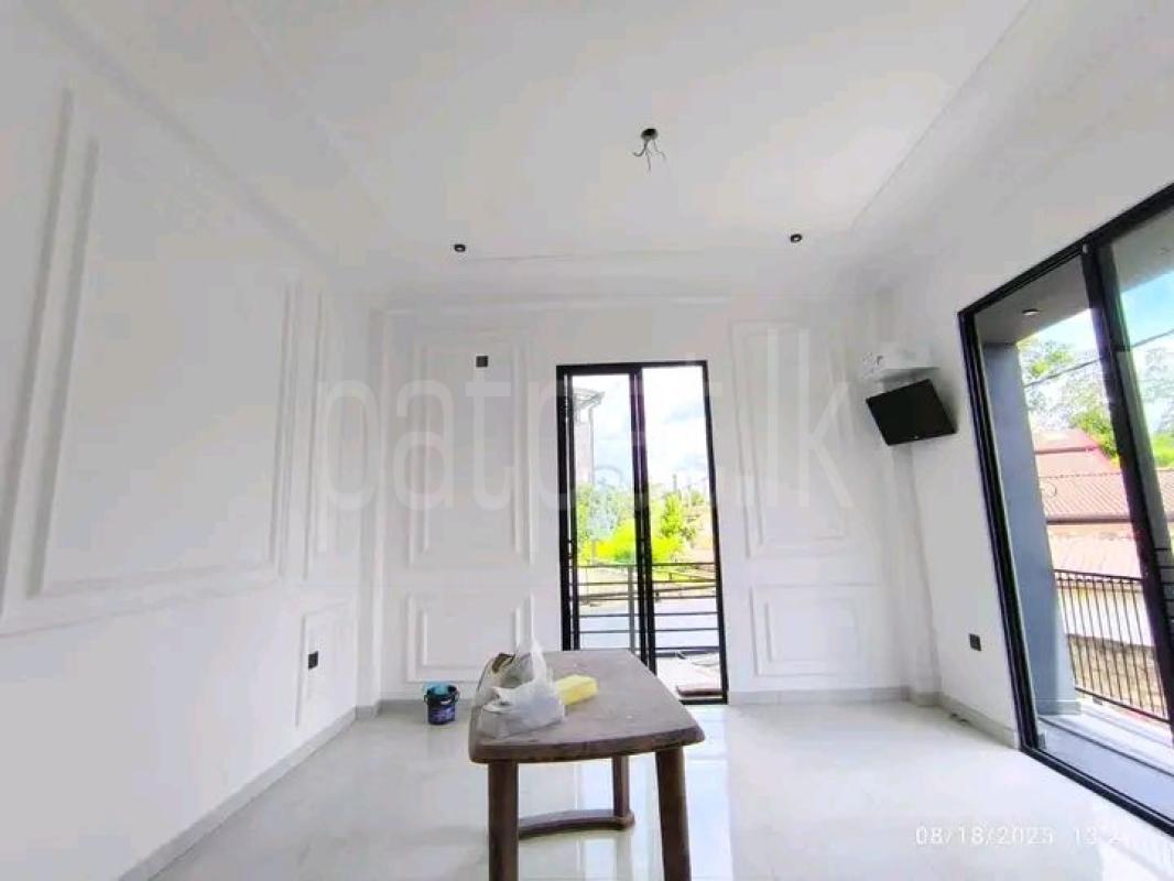 House for Sale in Athurugiriya