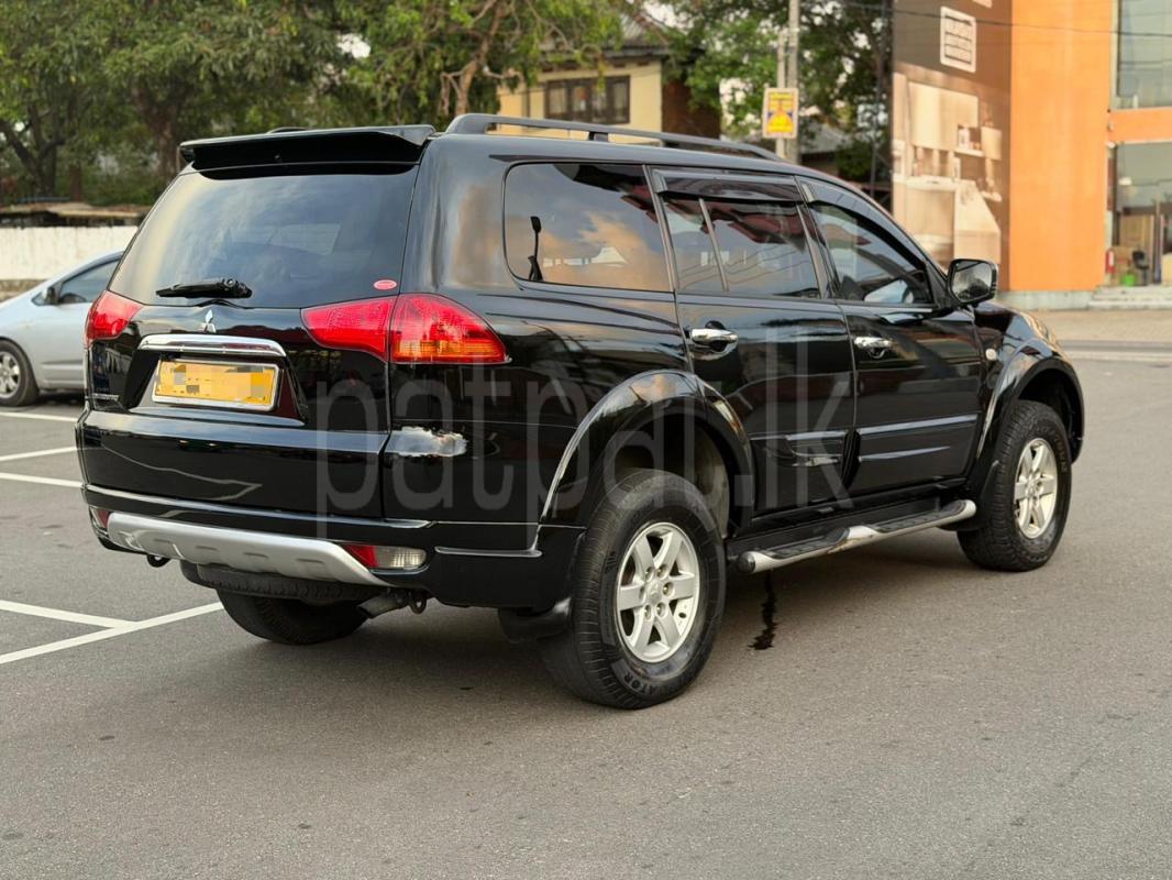 Mitsubishi Montero 2012 - பயன்படுத்தப்பட்டது SUV sale in Sri Lanka - patpat.lk