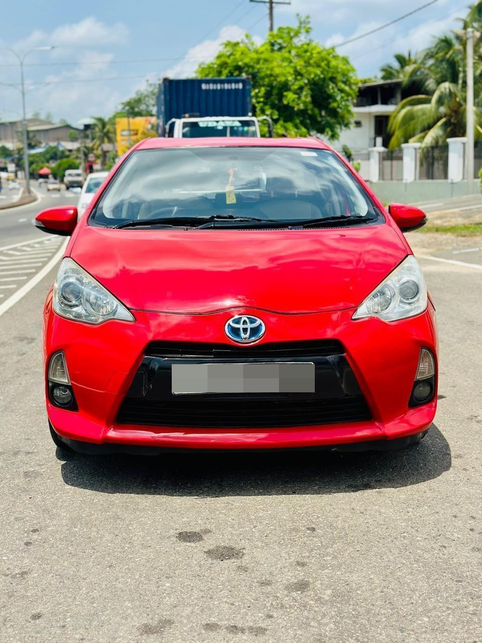 Toyota Aqua 2014 ads-image-1