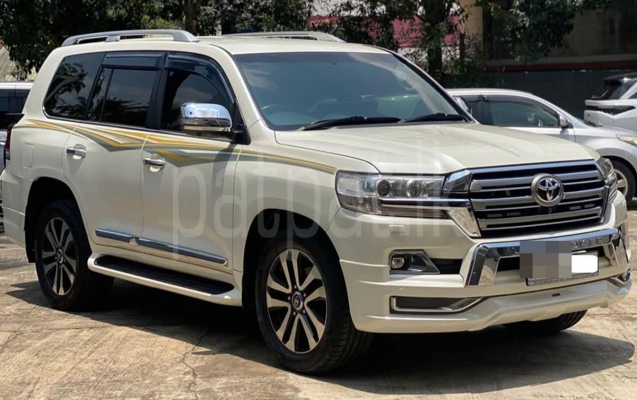 Toyota Land Cruiser 2015 - பயன்படுத்தப்பட்டது SUV sale in Sri Lanka - patpat.lk