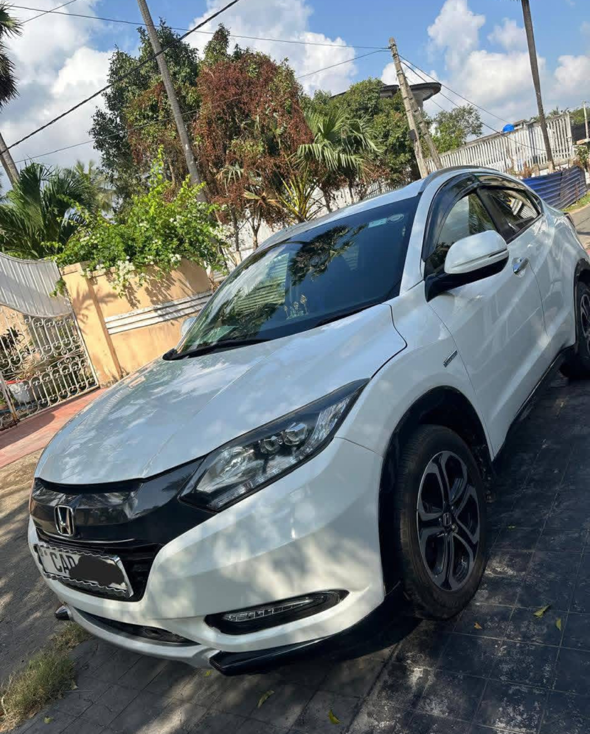 Honda Vezel 2014 - பயன்படுத்தப்பட்டது SUV sale in Sri Lanka - patpat.lk