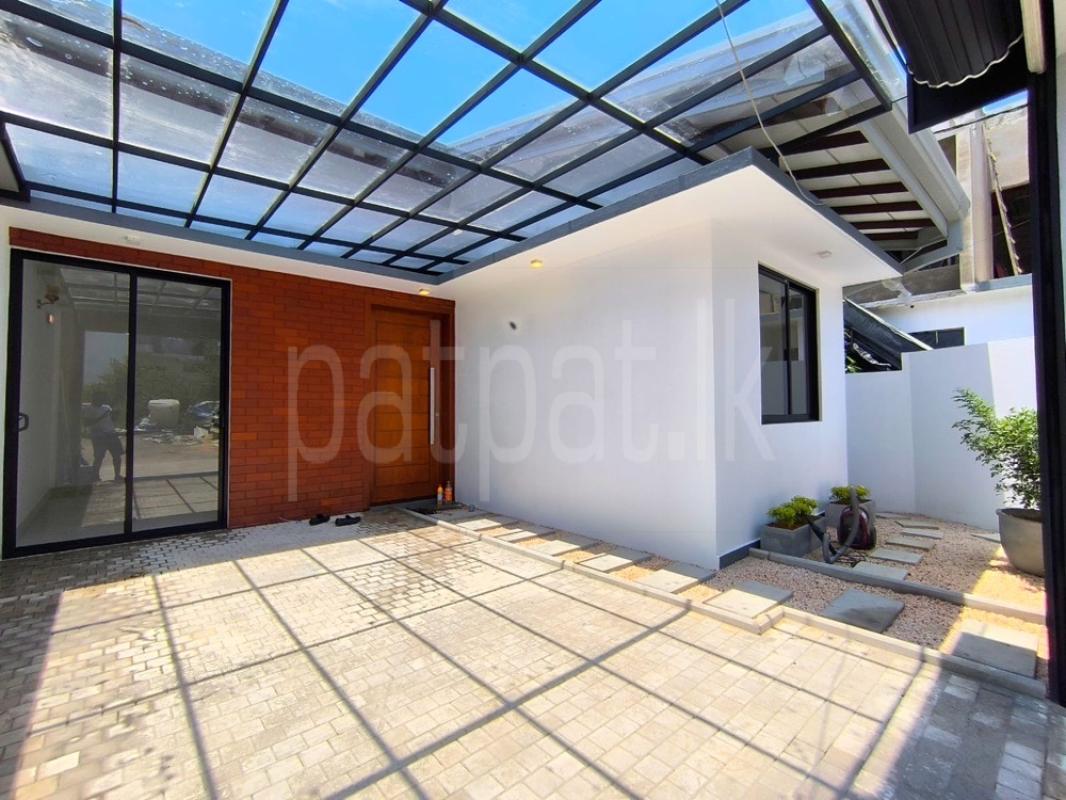 House for Sale in Athurugiriya