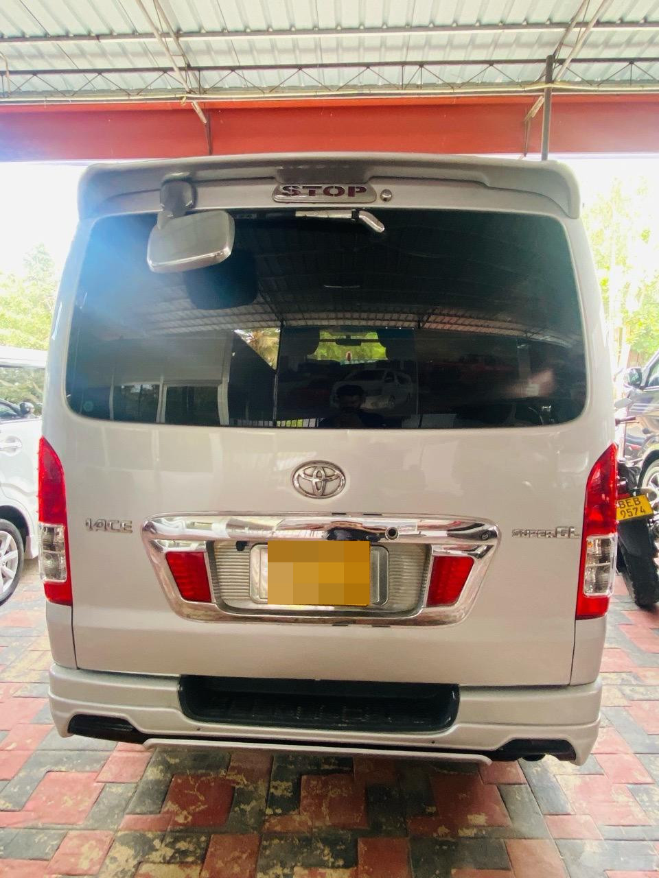 Toyota Hiace 2006 - Used Van sale in Sri Lanka - patpat.lk
