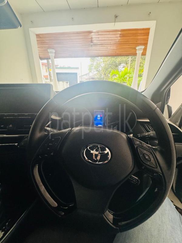 Toyota CHR 2017 - பயன்படுத்தப்பட்டது SUV sale in Sri Lanka - patpat.lk