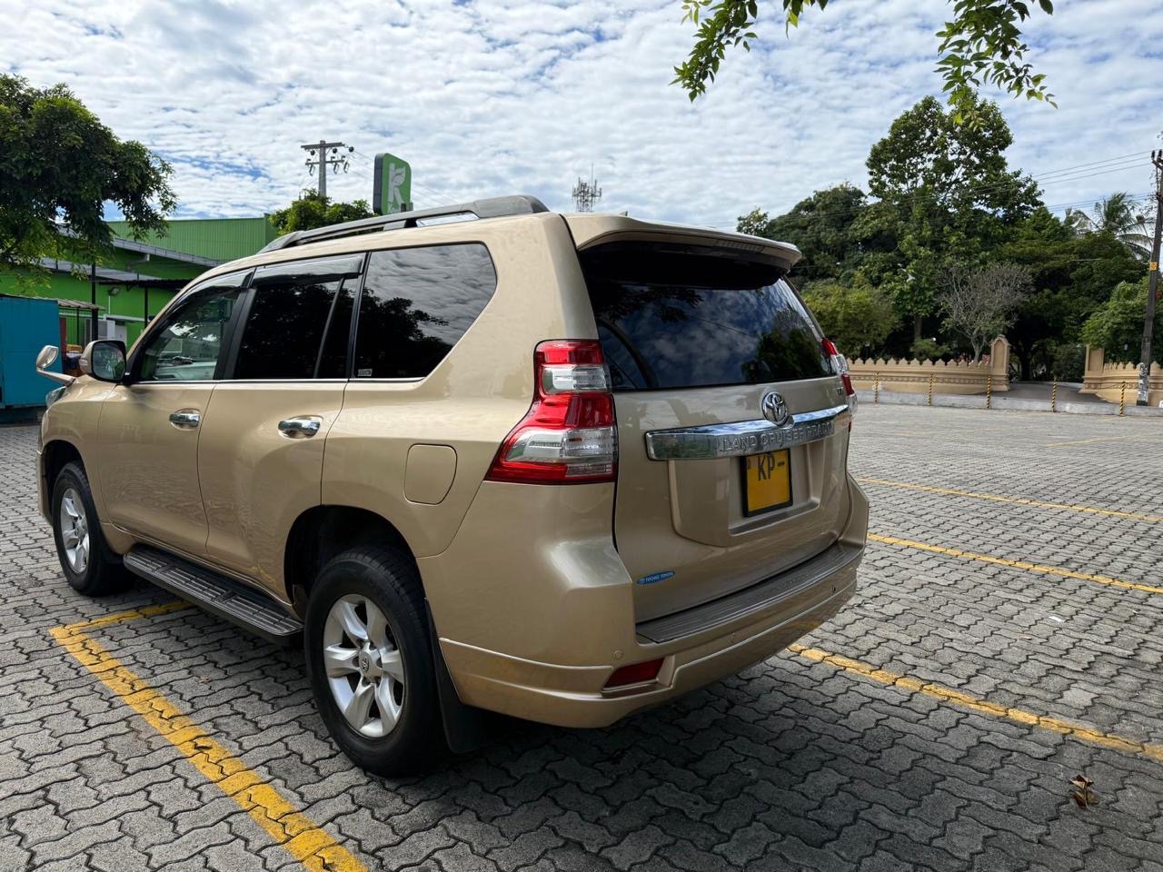 Toyota Land Cruiser 2010 - Used SUV sale in Sri Lanka - patpat.lk