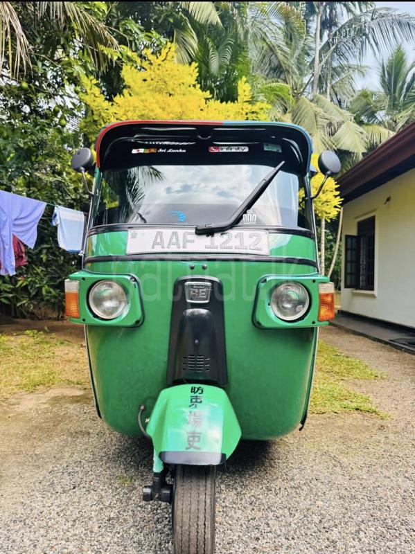 Bajaj Three Wheel 2012 - භාවිතා කරන ලද ත්‍රිරෝද රථය sale in Sri Lanka - patpat.lk