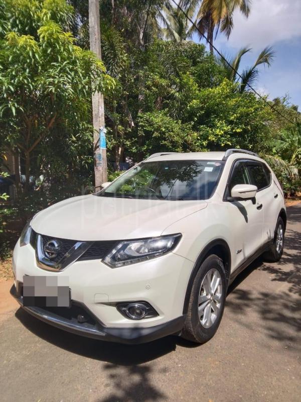 Nissan X Trail 2015 - பயன்படுத்தப்பட்டது SUV sale in Sri Lanka - patpat.lk