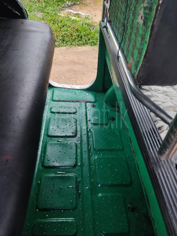 Bajaj 4 stroke 2012 - Used Three wheeler sale in Sri Lanka - patpat.lk