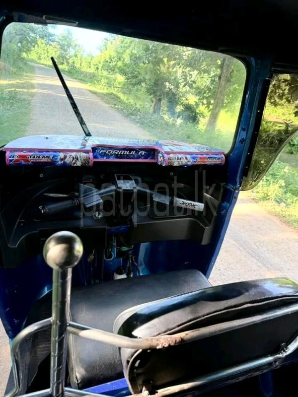 Bajaj Three Wheel 2013 - பயன்படுத்தப்பட்டது முச்சக்கர வண்டி sale in Sri Lanka - patpat.lk