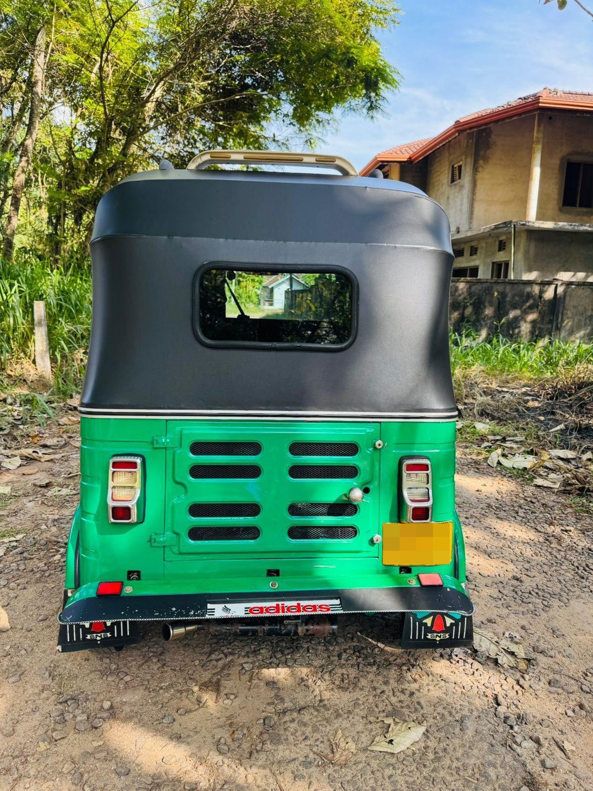 Bajaj Three Wheel 2014 - භාවිතා කරන ලද ත්‍රිරෝද රථය sale in Sri Lanka - patpat.lk