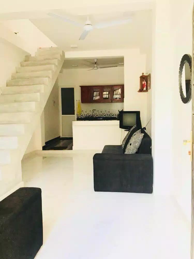 House for Sale in Kollupitiya (Colombo 03) ads-image-1