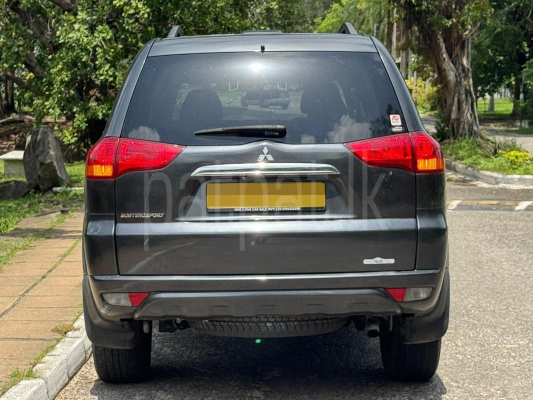 Mitsubishi Montero 2012 - Used SUV sale in Sri Lanka - patpat.lk