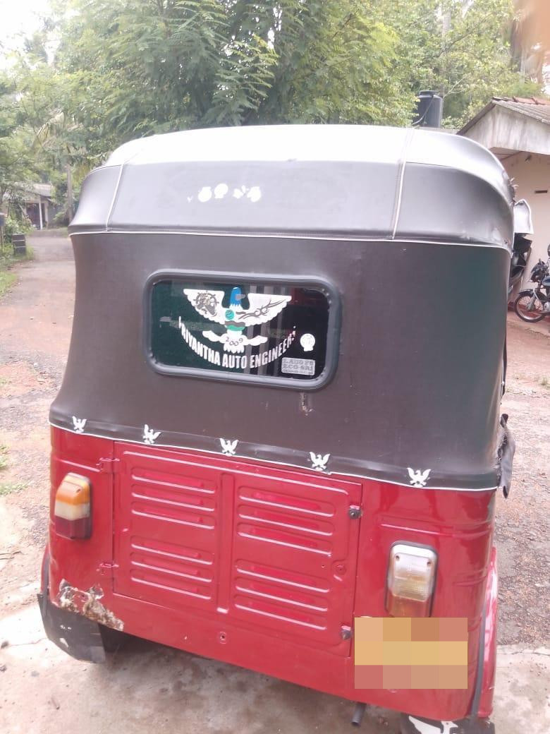 Bajaj 2 stroke 2004 - භාවිතා කරන ලද ත්‍රිරෝද රථය sale in Sri Lanka - patpat.lk