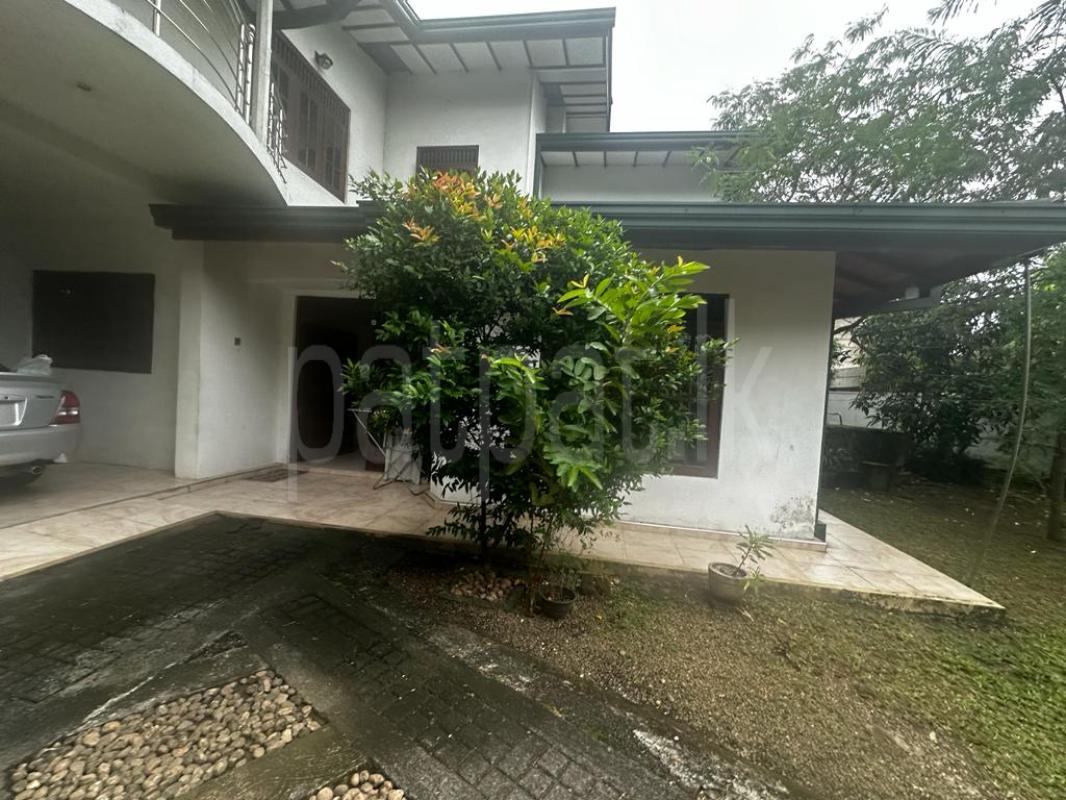 House for Rent in Makola