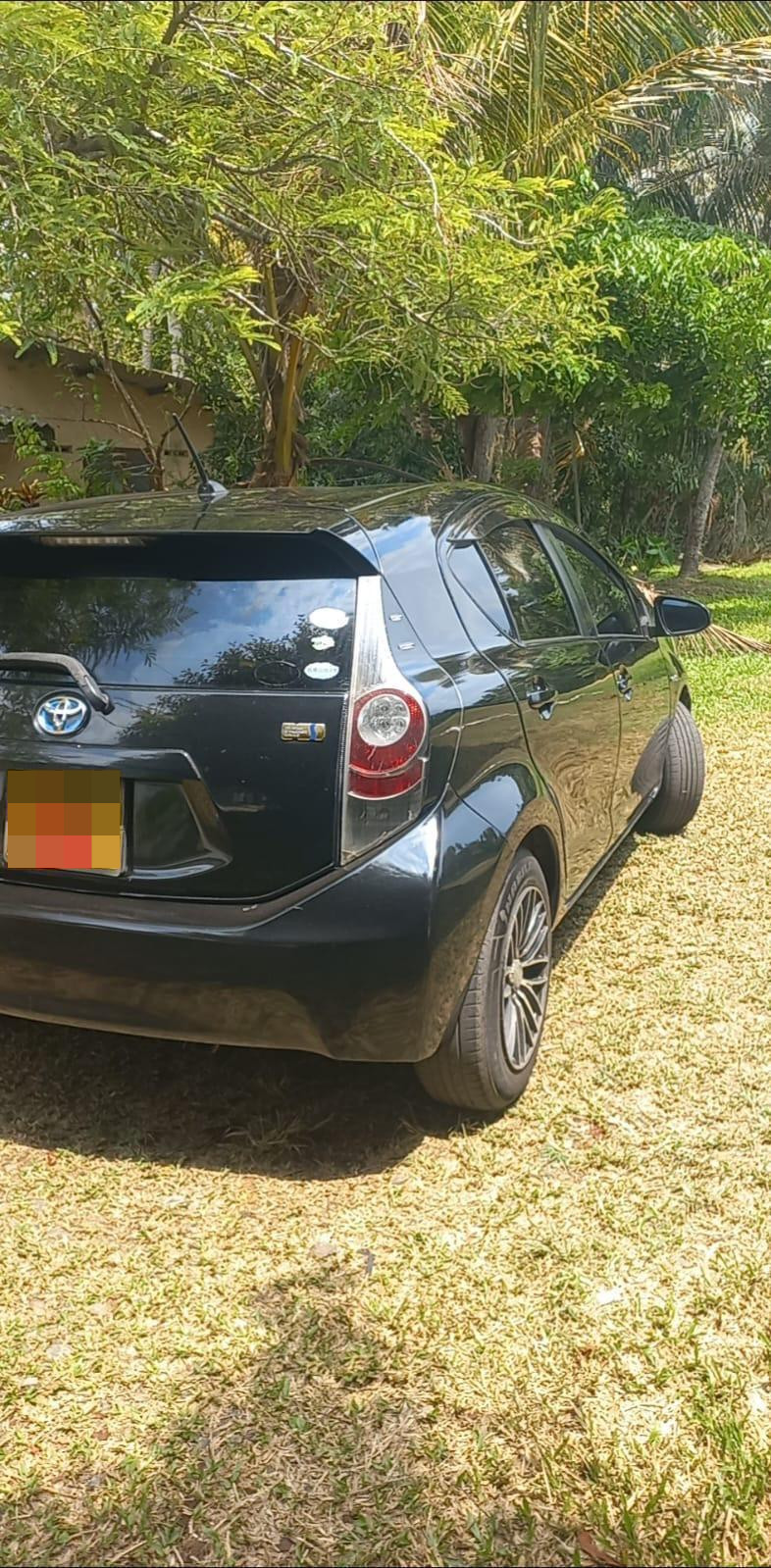 Toyota Aqua 2013 - பயன்படுத்தப்பட்டது கார் sale in Sri Lanka - patpat.lk