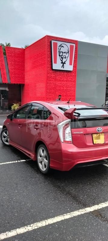 Toyota Prius 2015 - பயன்படுத்தப்பட்டது கார் sale in Sri Lanka - patpat.lk