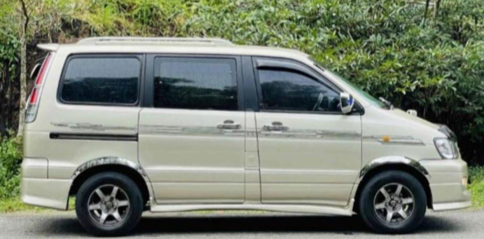 Toyota Noah 2000 - பயன்படுத்தப்பட்டது வேன் sale in Sri Lanka - patpat.lk
