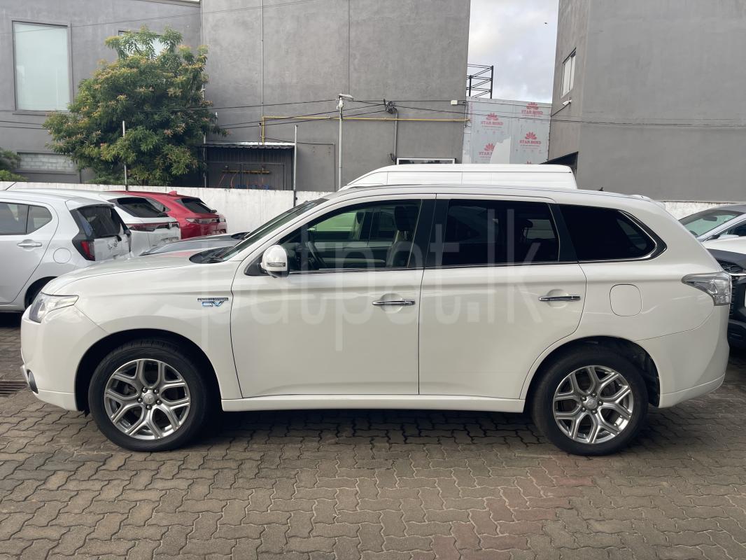 Mitsubishi Outlander 2015 - மறுசீரமைக்கப்பட்டது SUV sale in Sri Lanka - patpat.lk