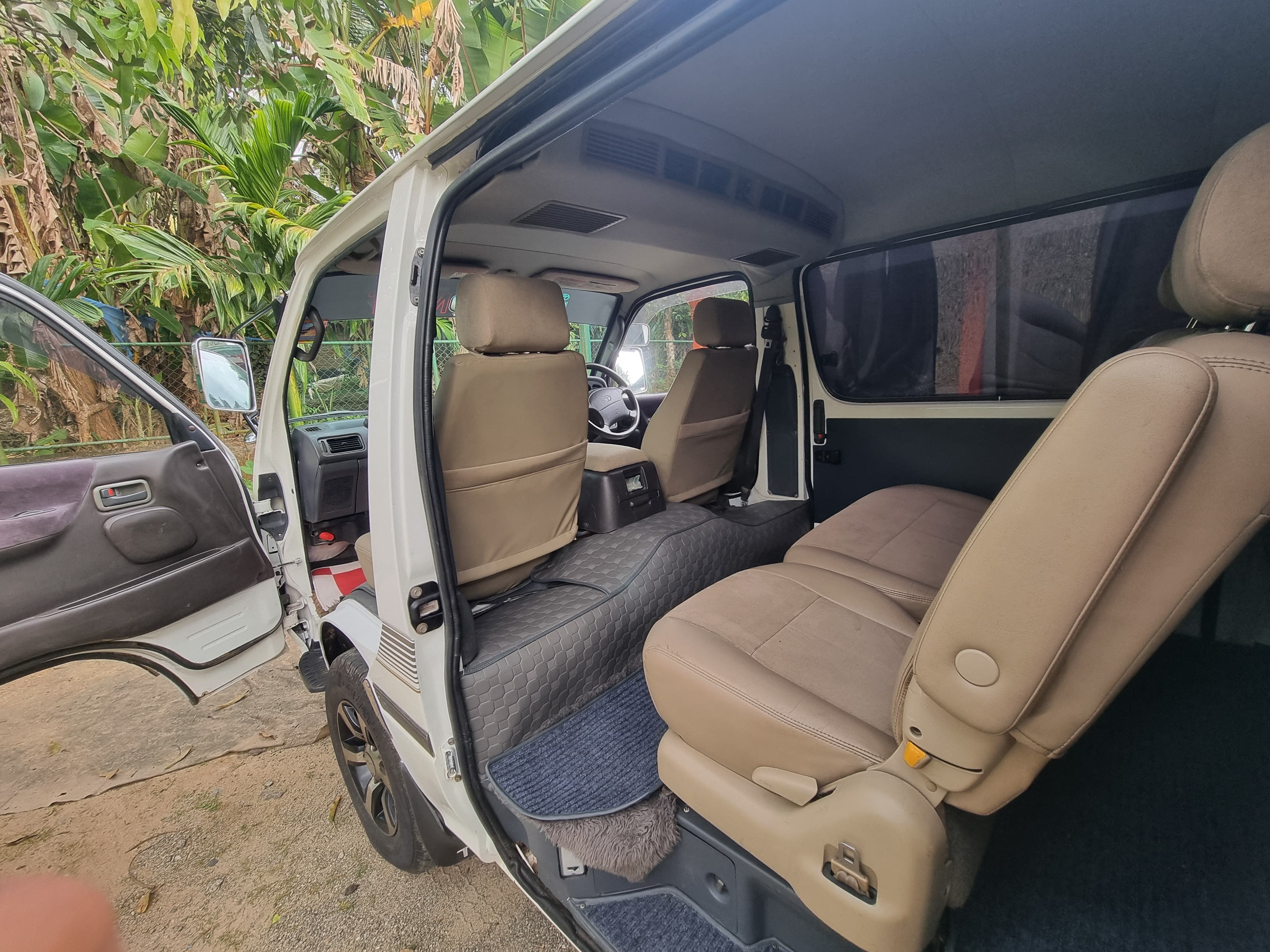 Toyota Hiace 1997 - Used Van sale in Sri Lanka - patpat.lk
