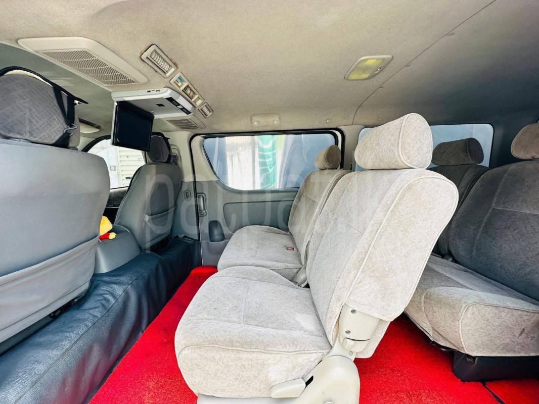 Toyota Hiace 2009 - பயன்படுத்தப்பட்டது வேன் sale in Sri Lanka - patpat.lk