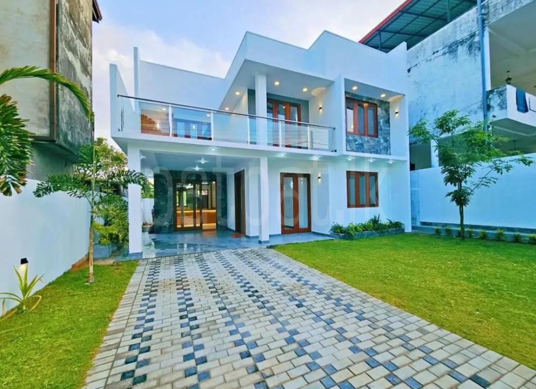 House for Sale in Athurugiriya