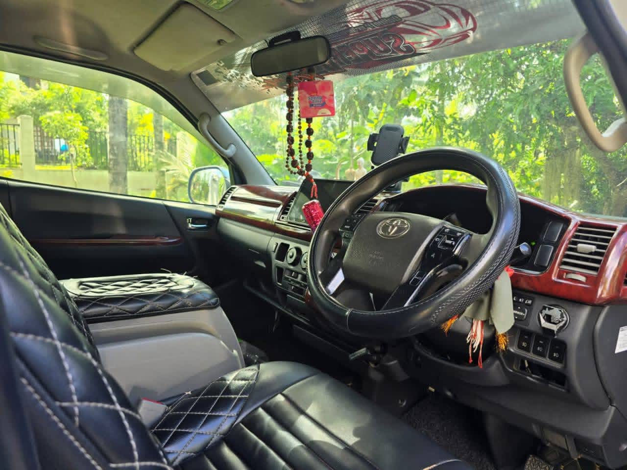 Toyota Hiace 2012 - மறுசீரமைக்கப்பட்டது வேன் sale in Sri Lanka - patpat.lk