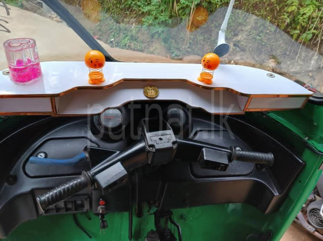 Bajaj Three Wheel 2011 - භාවිතා කරන ලද ත්‍රිරෝද රථය sale in Sri Lanka - patpat.lk
