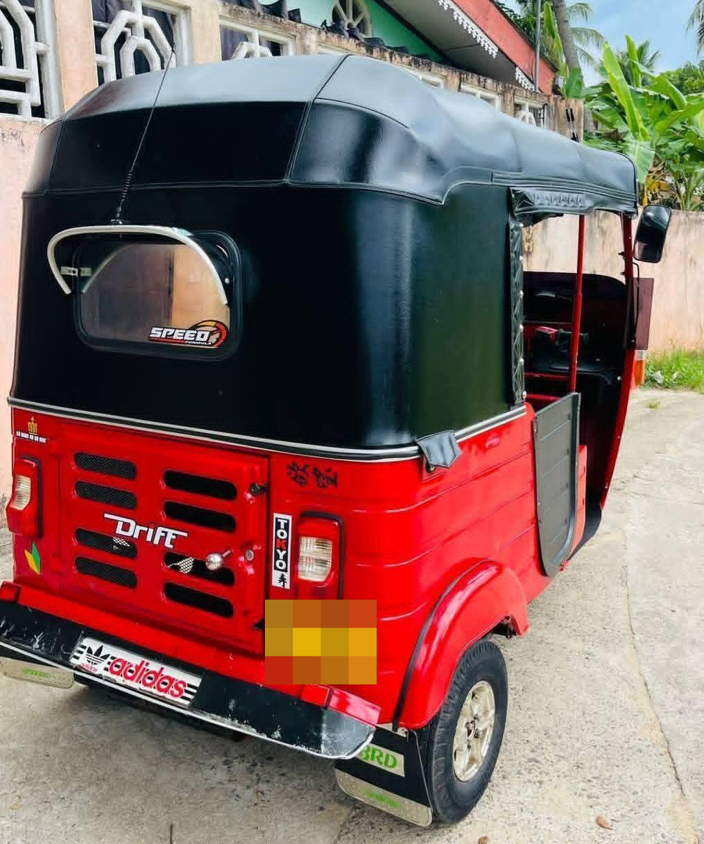 Bajaj Three Wheel 2011 - භාවිතා කරන ලද ත්‍රිරෝද රථය sale in Sri Lanka - patpat.lk