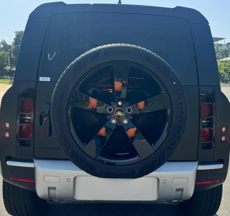 Land Rover Defender 2025 - பயன்படுத்தப்பட்டது SUV sale in Sri Lanka - patpat.lk
