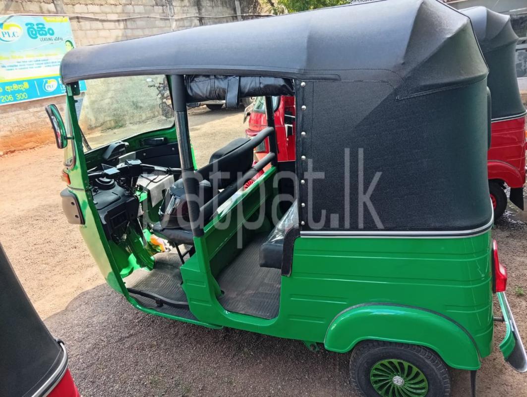 Bajaj 4 stroke 2015 - பயன்படுத்தப்பட்டது முச்சக்கர வண்டி sale in Sri Lanka - patpat.lk