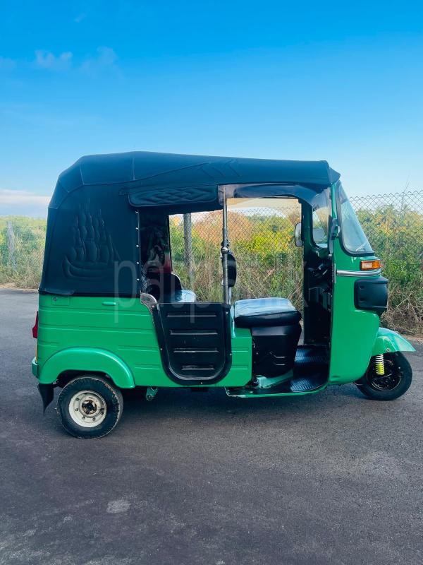 Bajaj Three Wheel 2016 - பயன்படுத்தப்பட்டது முச்சக்கர வண்டி sale in Sri Lanka - patpat.lk